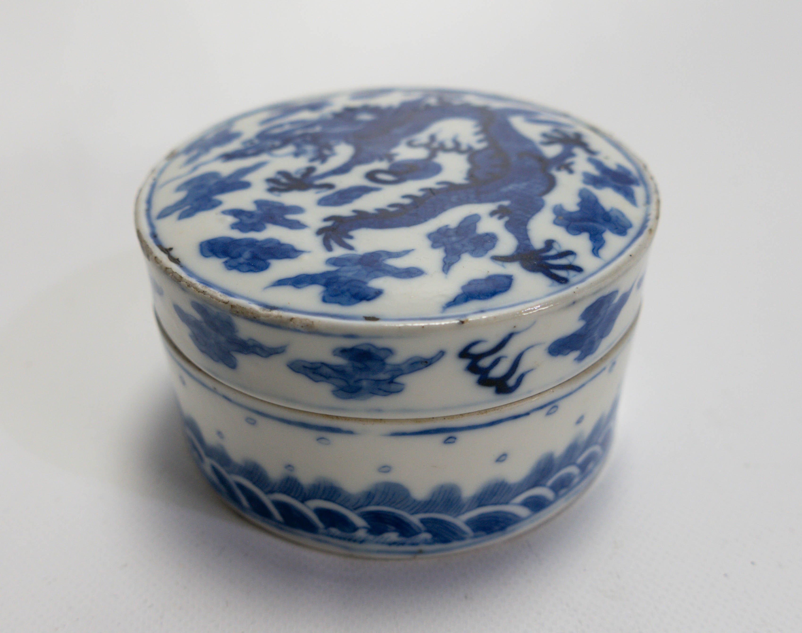 Antique Chinese Ming Blue White Porcelain Round Box